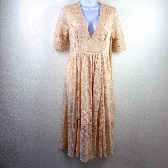 Free People Lace, lined, champagne, Empire waisted sz. 2 dress - Picture 13 of 14